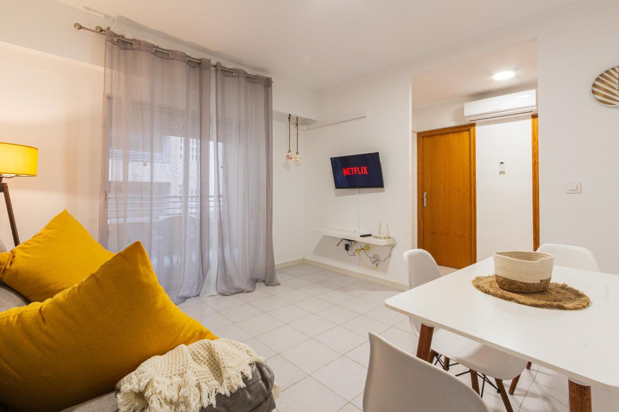 Menabrea Holiday House Near The Beach And Airport Santa Pola Exteriér fotografie
